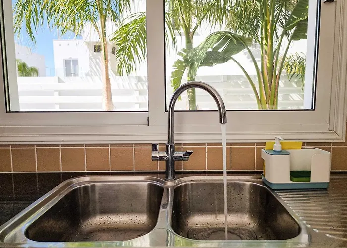 Nissi Magnolia * Αγία Νάπα