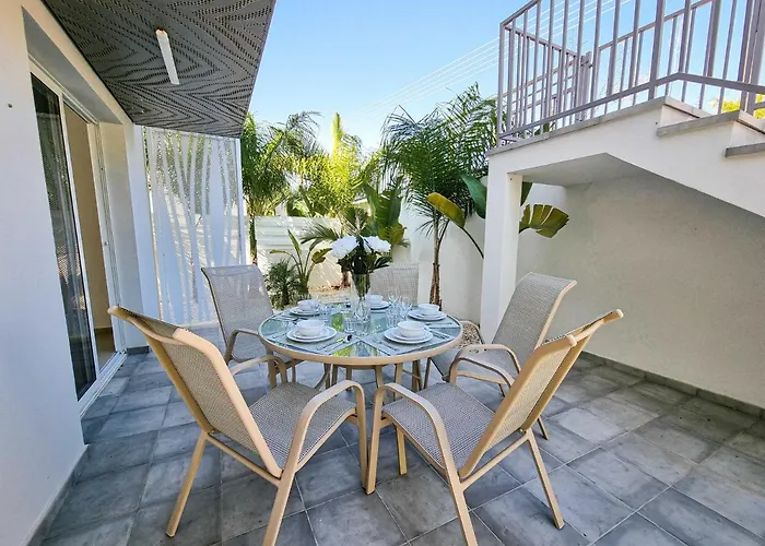 Nissi Magnolia Vila *