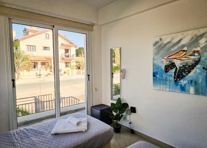 Nissi Magnolia Vila Ayia Napa